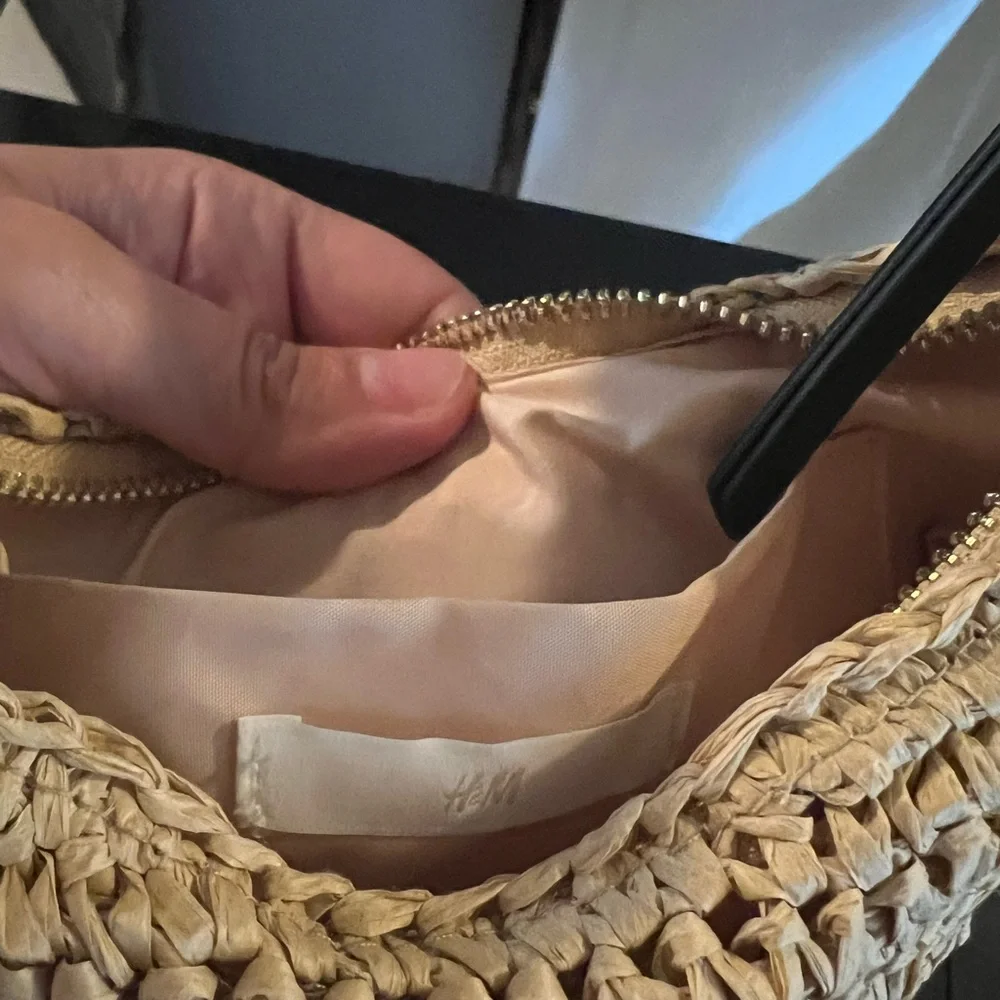 H&M Tan Woven Shoulder Bag - Picture 3 of 3